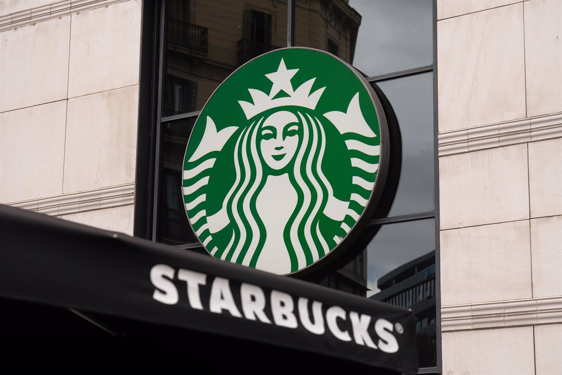 Starbucks vende cerca de 26 millones de bebidas en 2023 en España y abre 23  tiendas que crearon 200 empleos - Forbes España