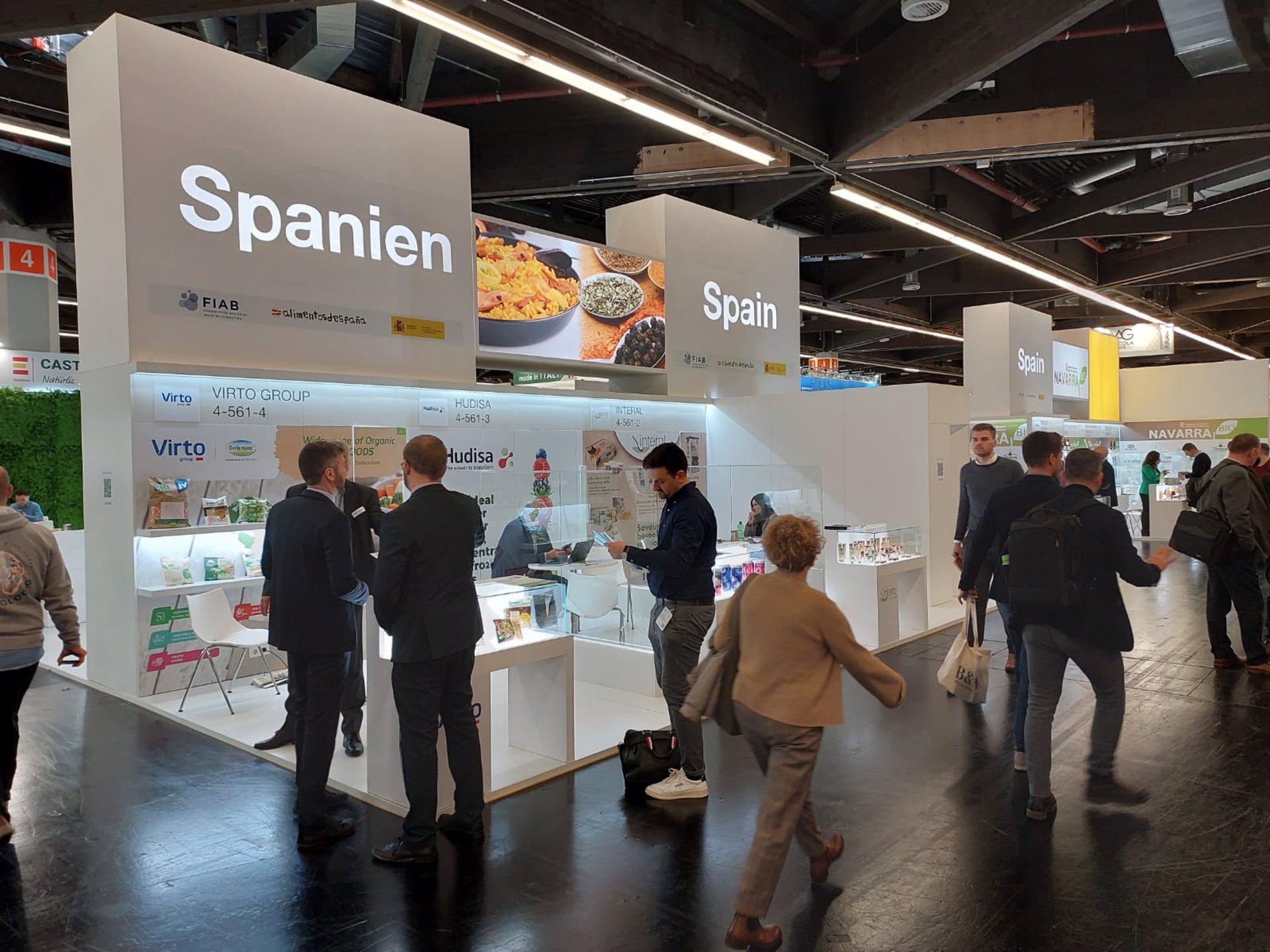 Cerca de 30 empresas españolas promocionan sus alimentos y bebidas en Alemania y Japón