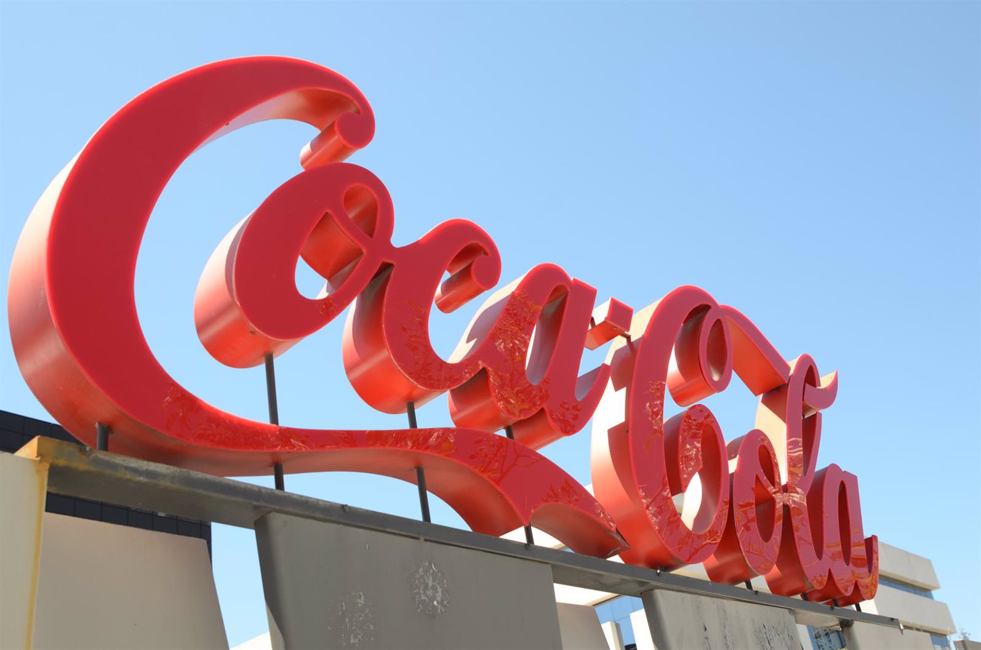Coca-Cola Europacific Partners realizará un ERE para 85 trabajadores de los centros de Madrid y Barcelona