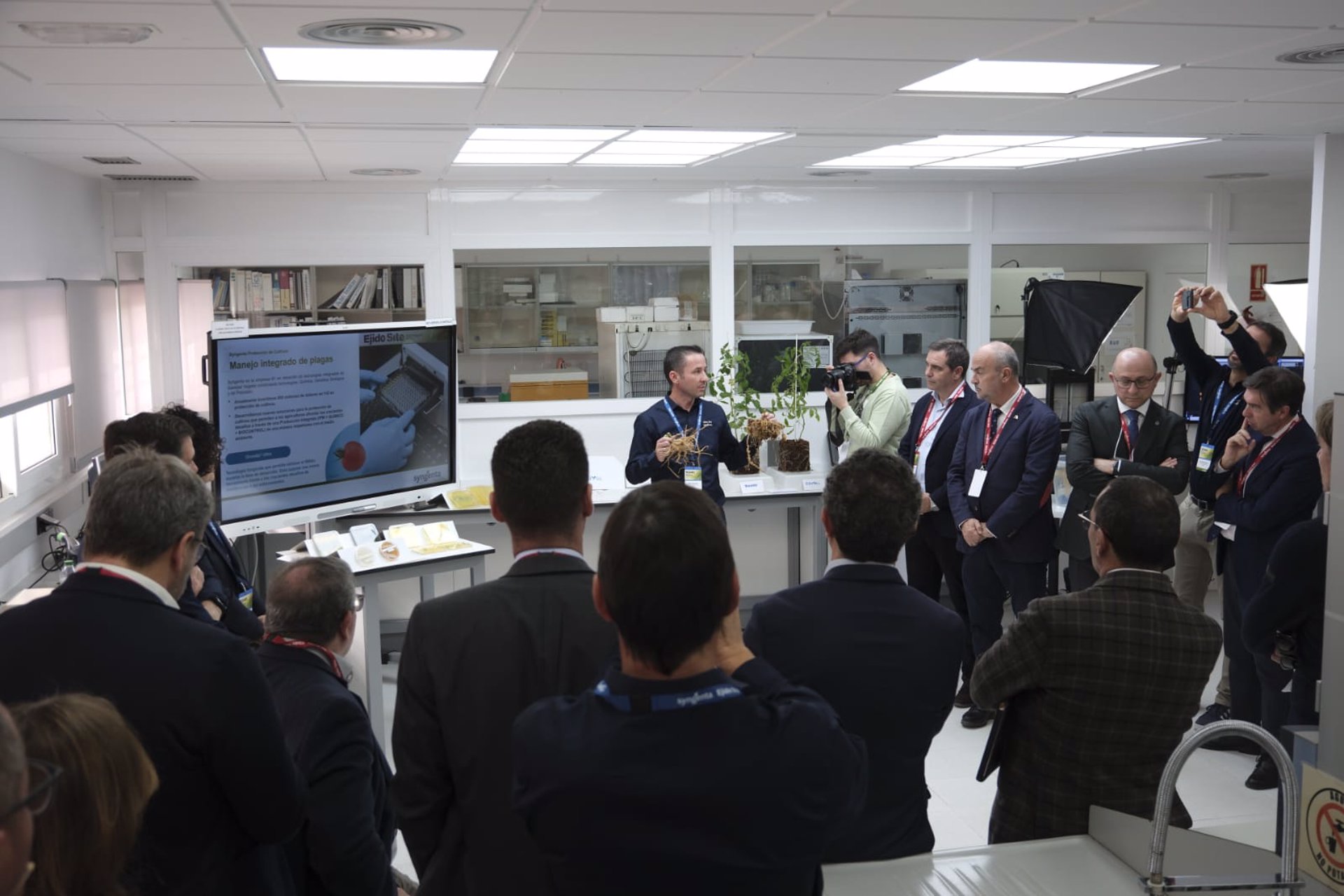 Syngenta amplía en España sus centros de innovación en Almería y Murcia