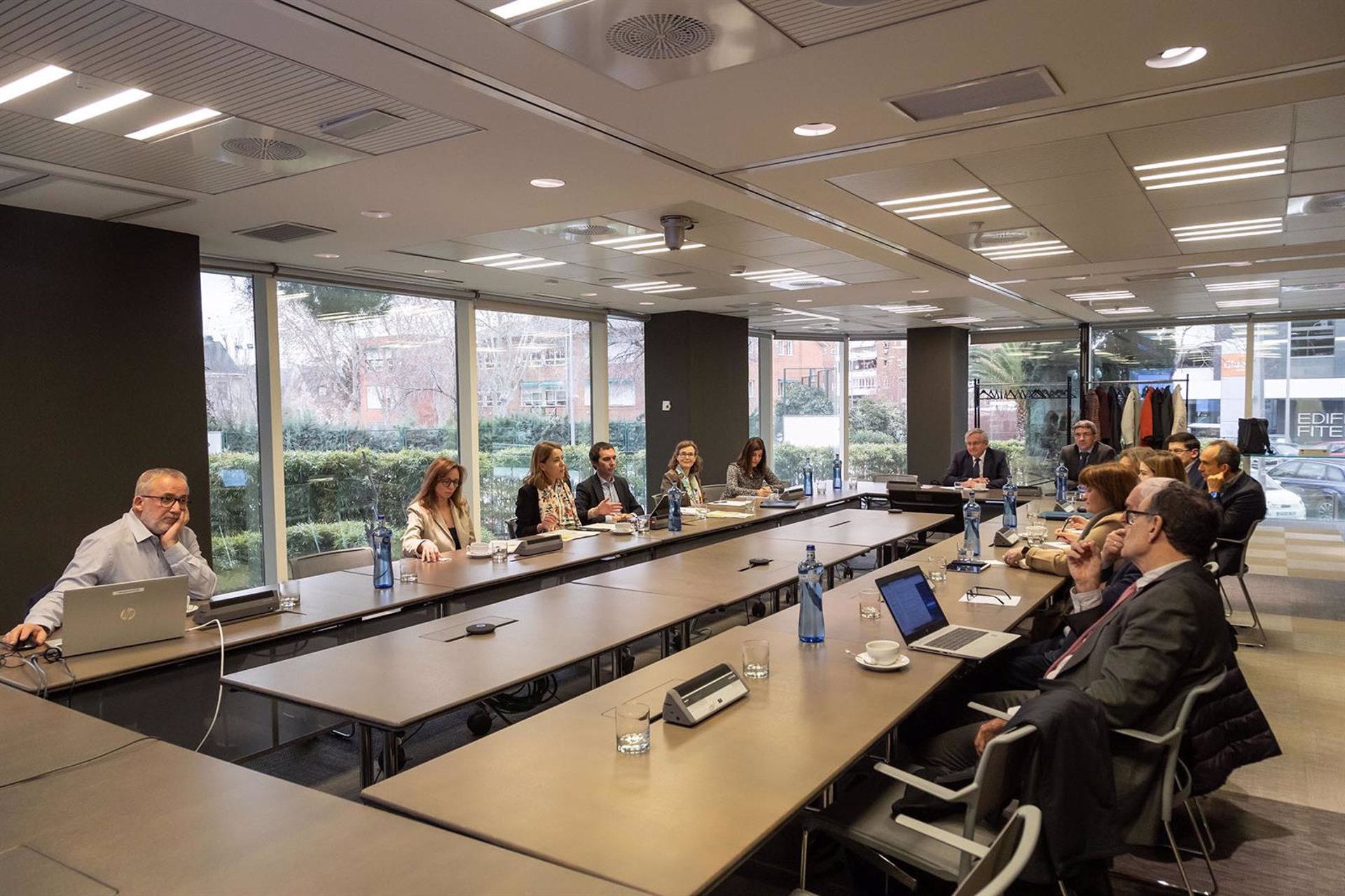 La CNMV celebra una reunión con expertos para el asesoramientos en temas de mercados de valores