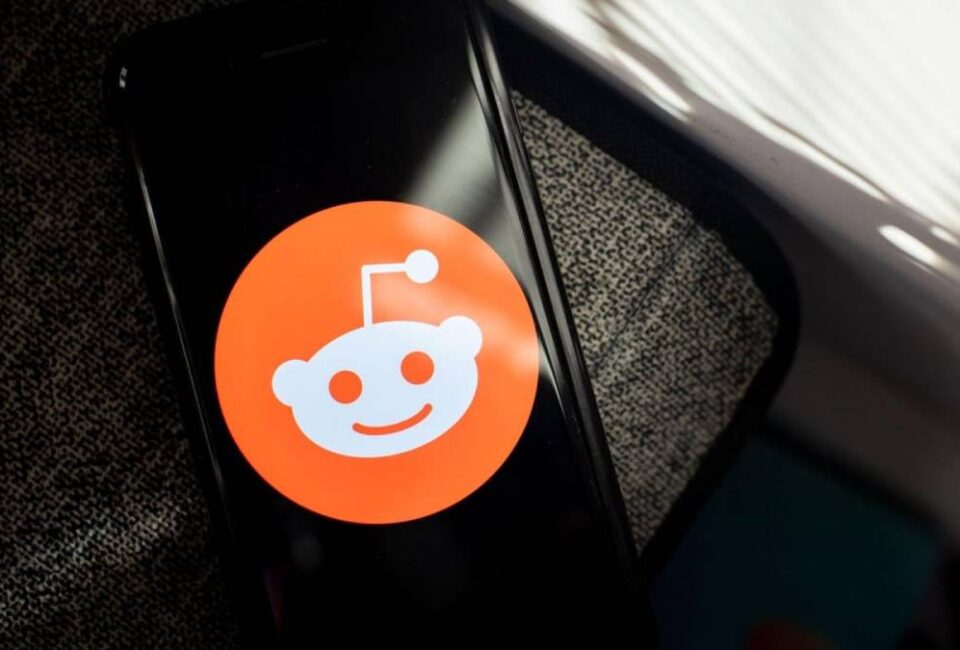 Esto es lo que se sabe de la IPO de Reddit que tiene previsto salir en marzo