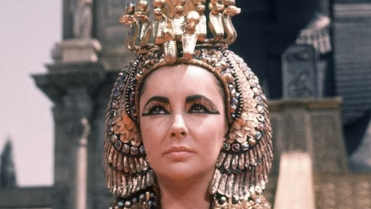 ‘Cleopatra’, la película que le valió a Elizabeth Taylor el primer contrato millonario del cine y un amor asalvajado