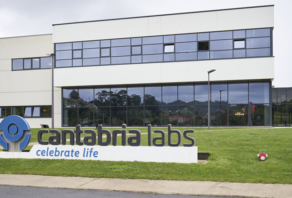 Cantabria Labs factura un 20% más, hasta 356 millones de euros, en 2023