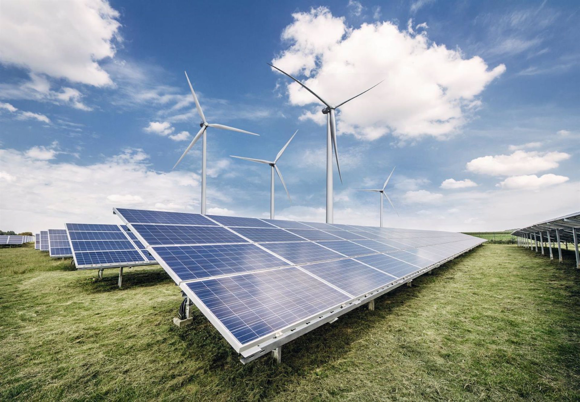 La alemana BayWa invertirá más de 280 millones en un proyecto híbrido renovable de 188 MW en Zaragoza