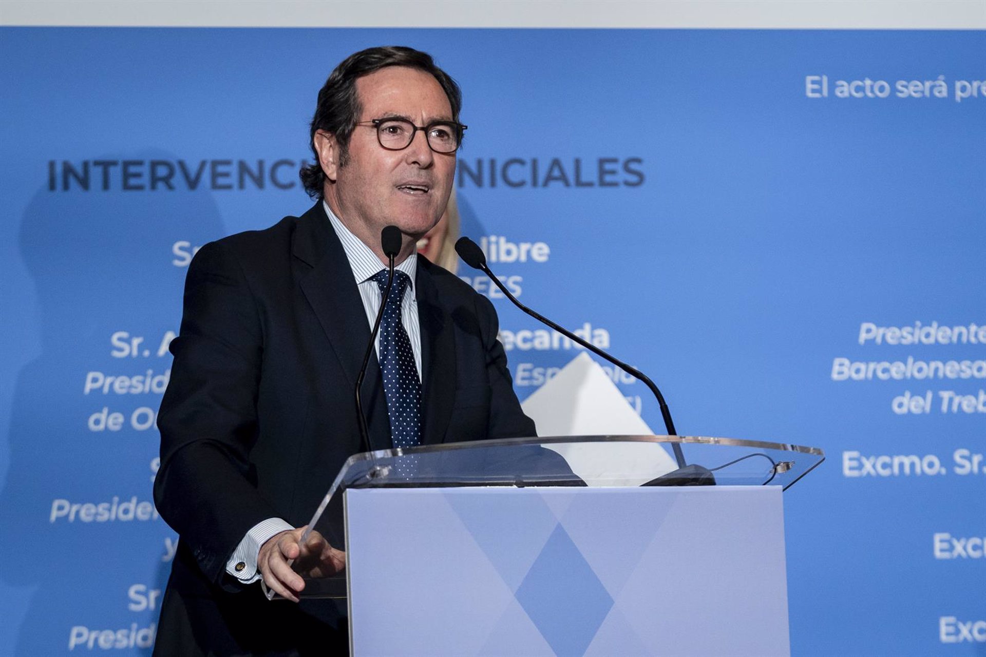 CEOE avisa de una ralentización en el desembolso de los fondos UE y aboga por la colaboración público-privada