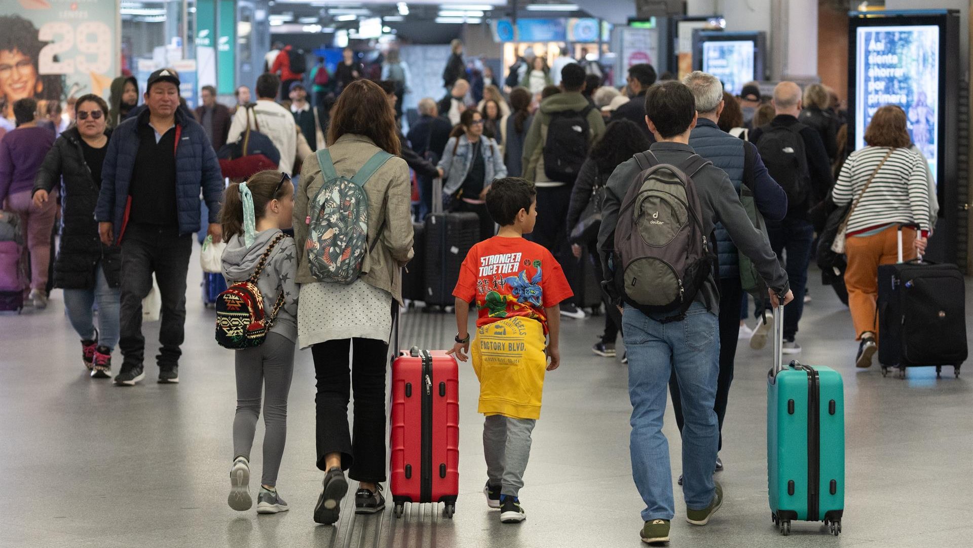 Renfe, aerolíneas y autobuses amplían su oferta para Semana Santa ante las buenas previsiones