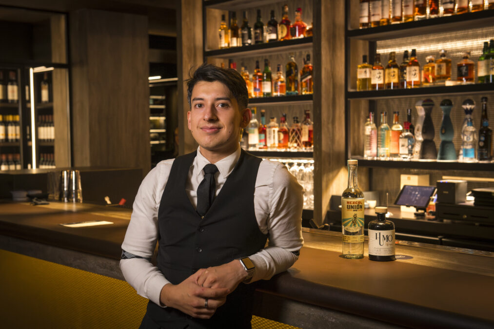 Julián Gómez, Kabuki bar