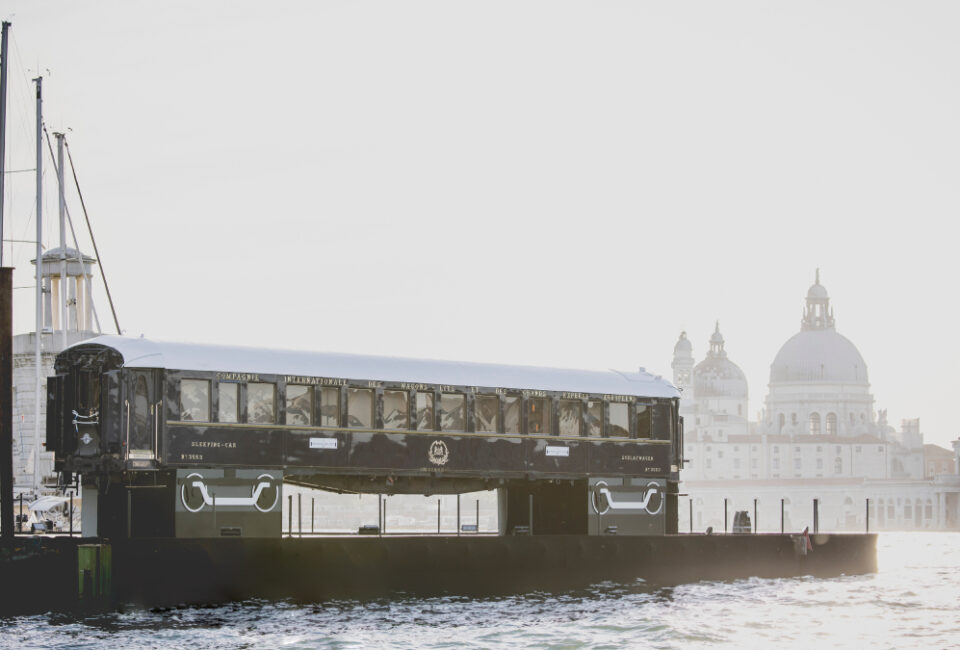 Así es L’Observatoire, el vagón del Venice-Simplon Orient Express diseñado por el rompedor JR