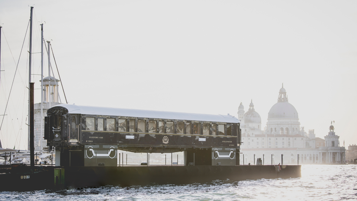 Así es L’Observatoire, el vagón del Venice-Simplon Orient Express diseñado por el rompedor JR