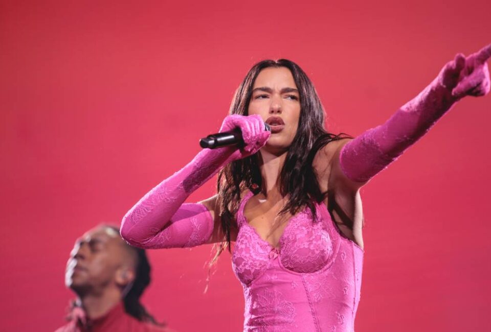 Dua Lipa domina la radio mundial en lo que va del año a pesar de la gran competencia