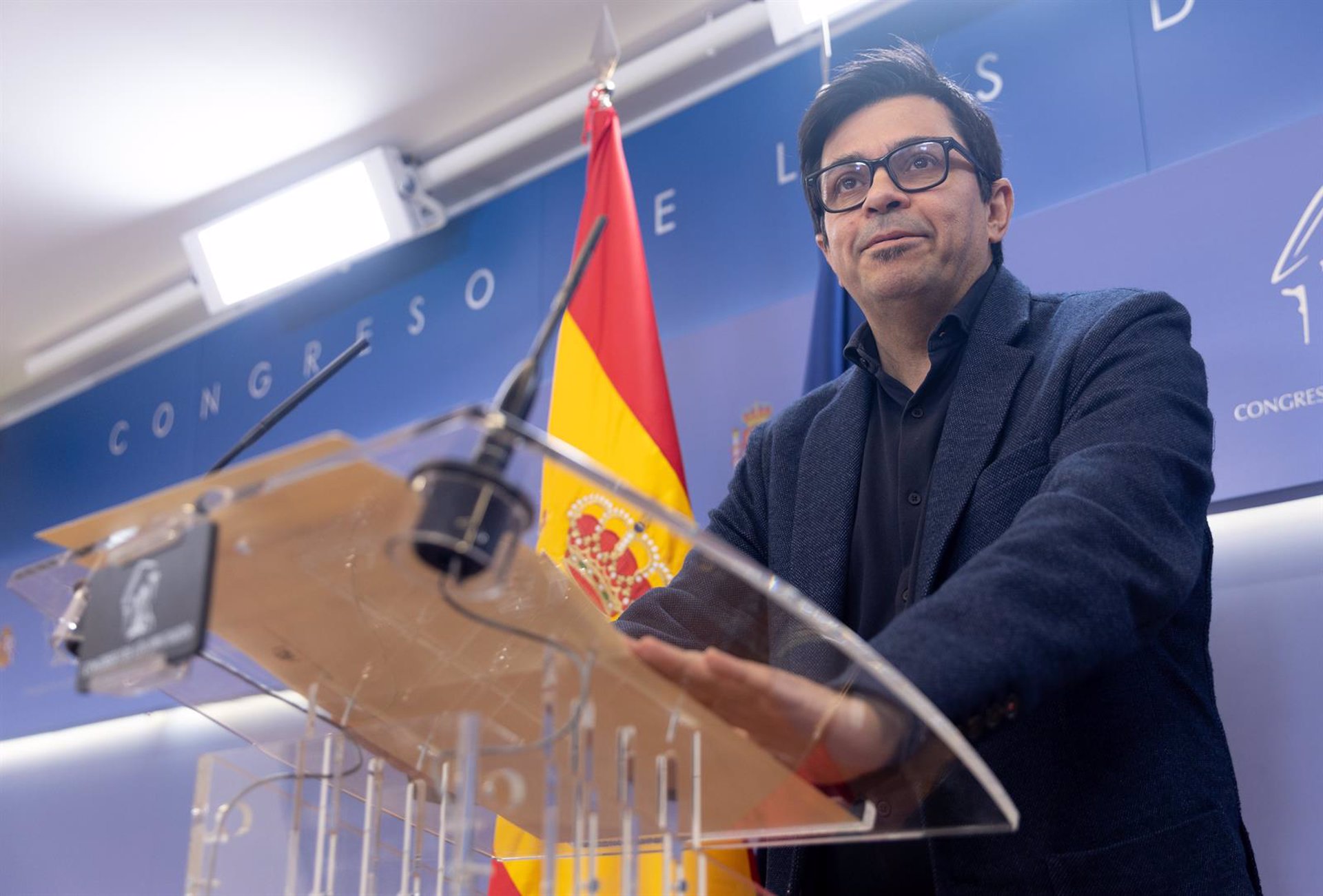 Sumar plantea prórrogas automáticas a los alquileres y que se prohíba la compra de vivienda a fondos buitre