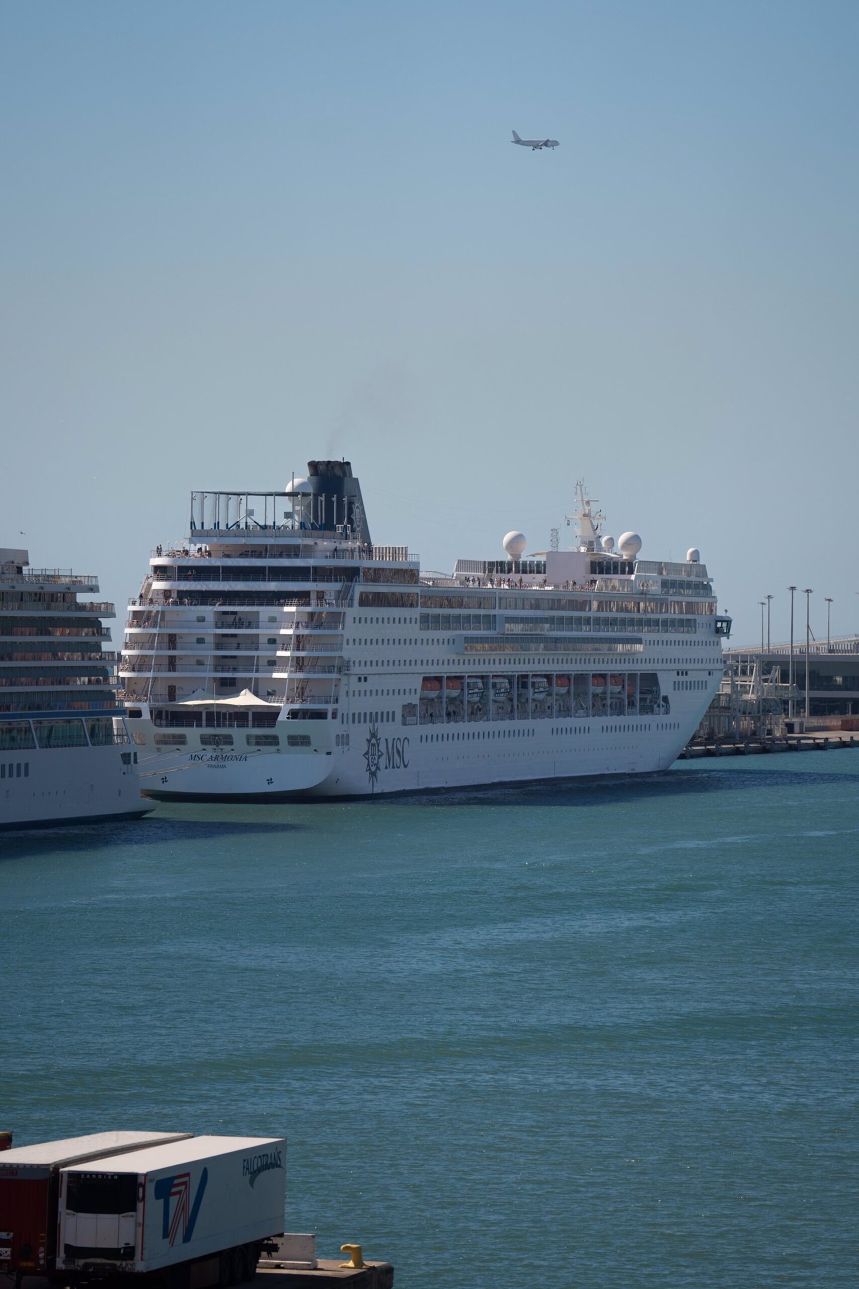 El Gobierno trabaja para «agilizar» los trámites de los cruceristas bolivianos sin visado válido