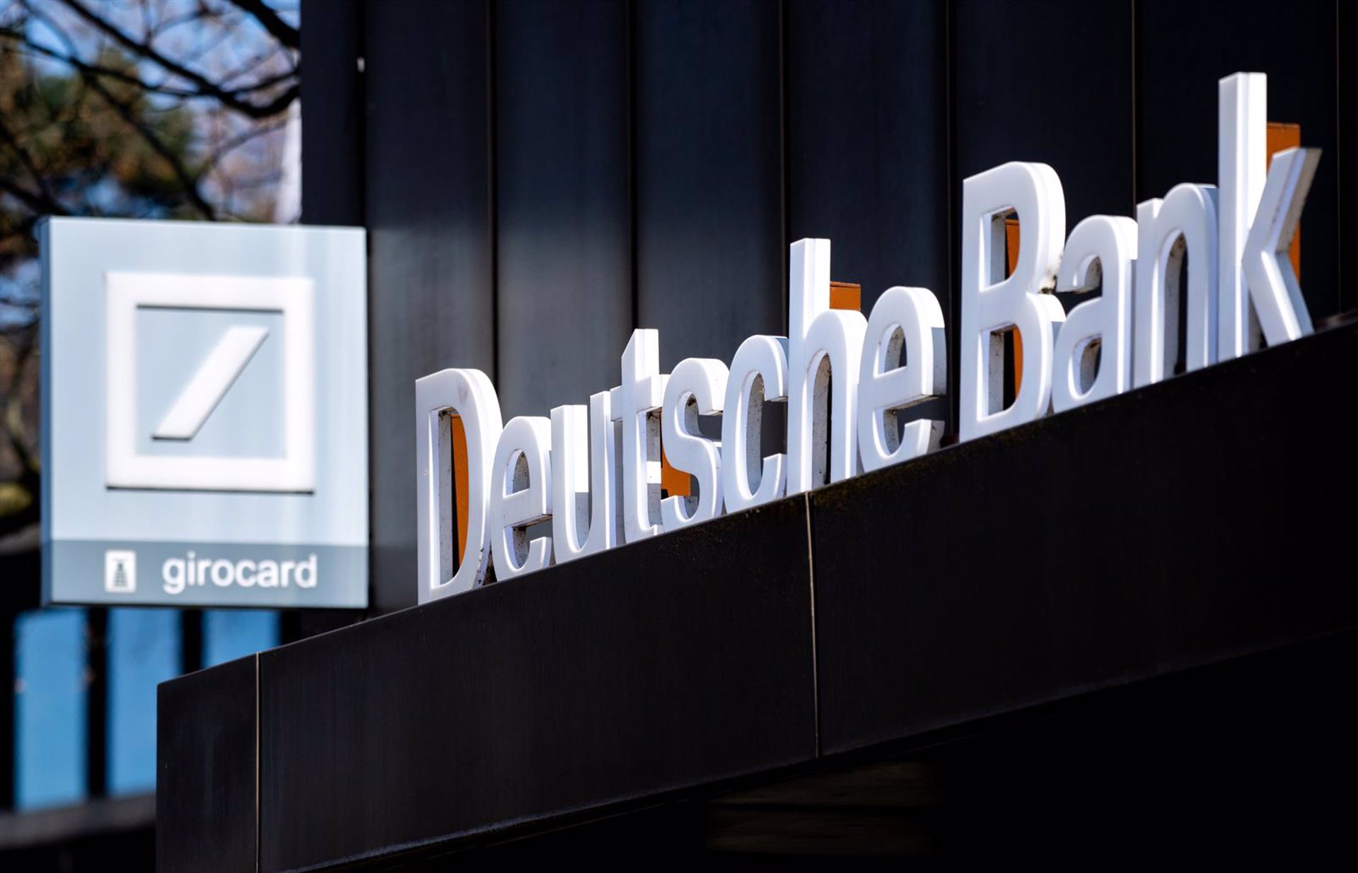 DWS (Deutsche Bank) lanza dos ETC que replican al bitcóin y el ethereum