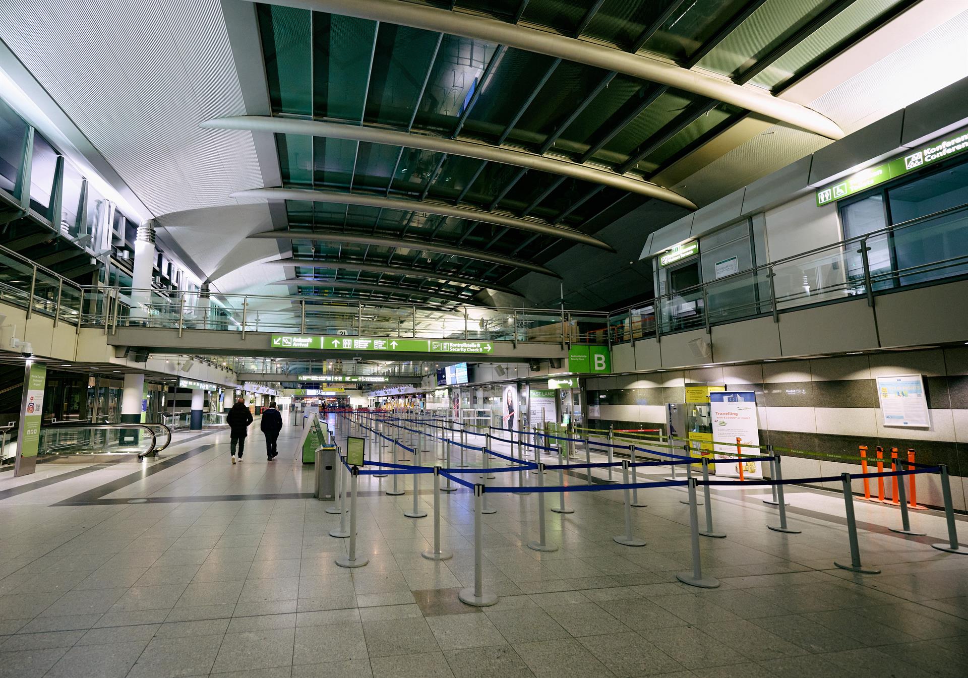 Aeropuertos alemanes y el personal de seguridad aérea ultiman un acuerdo con un aumento salarial de hasta el 15%