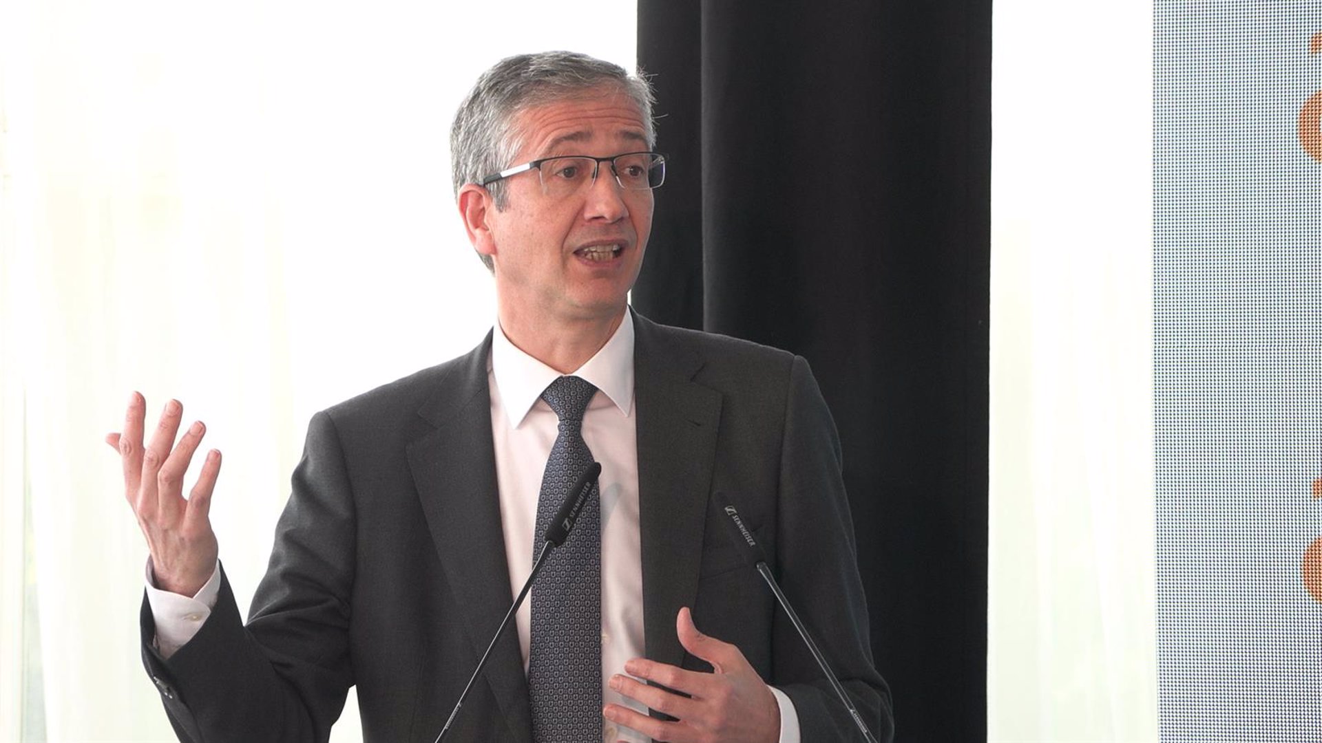 Hernández de Cos aboga por los «consensos» políticos para lograr las reformas estructurales necesarias