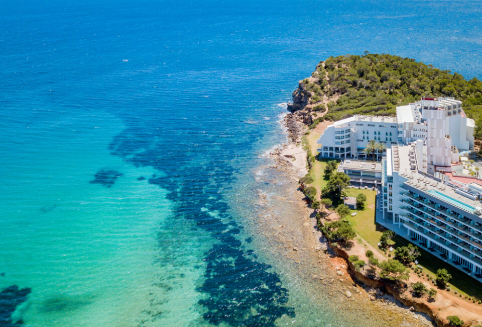 Así es el primer y espectacular hotel solo para adultos que ha abierto Meliá en Ibiza