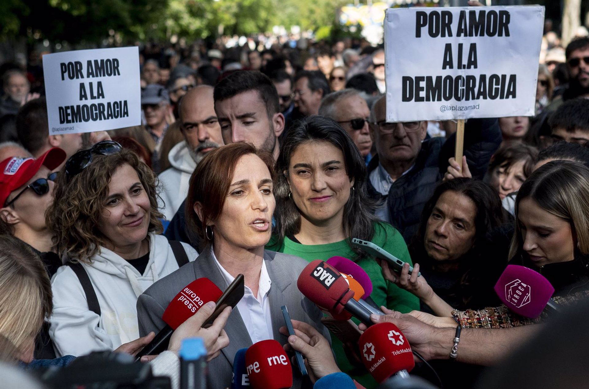 Mónica García insta a acabar con la precariedad y «trabajar menos para vivir mejor»