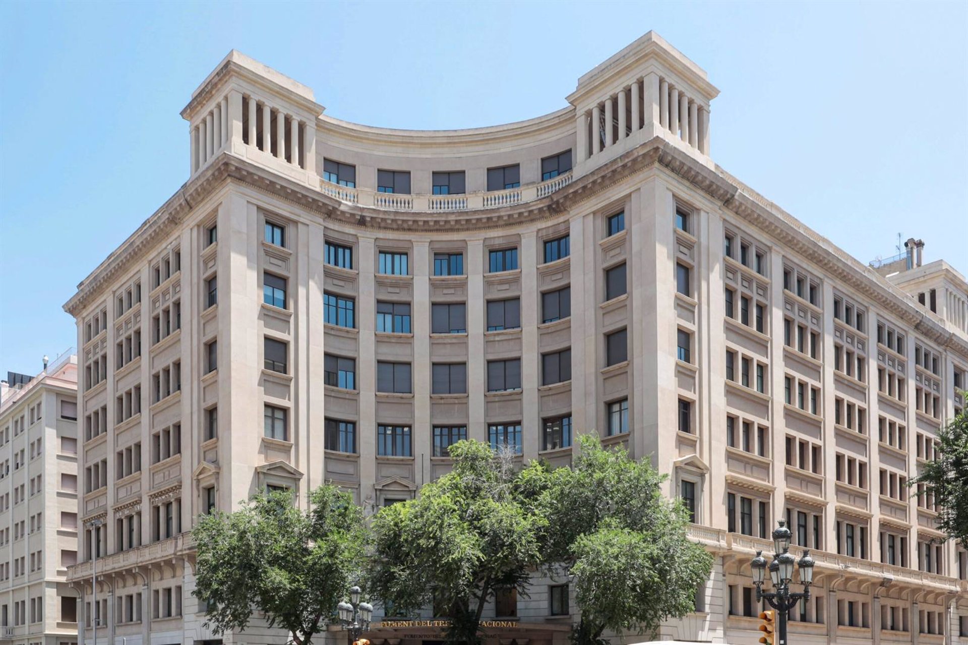 Foment apoya el rechazo de Banco Sabadell a la fusión con BBVA