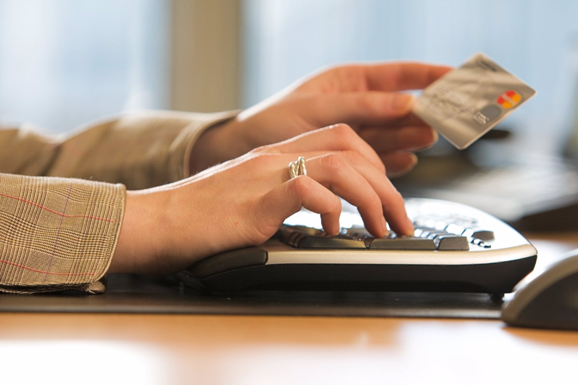 El aumento en los ingresos por hidrocarburos impulsó la recaudación tributaria en América Latina en 2022