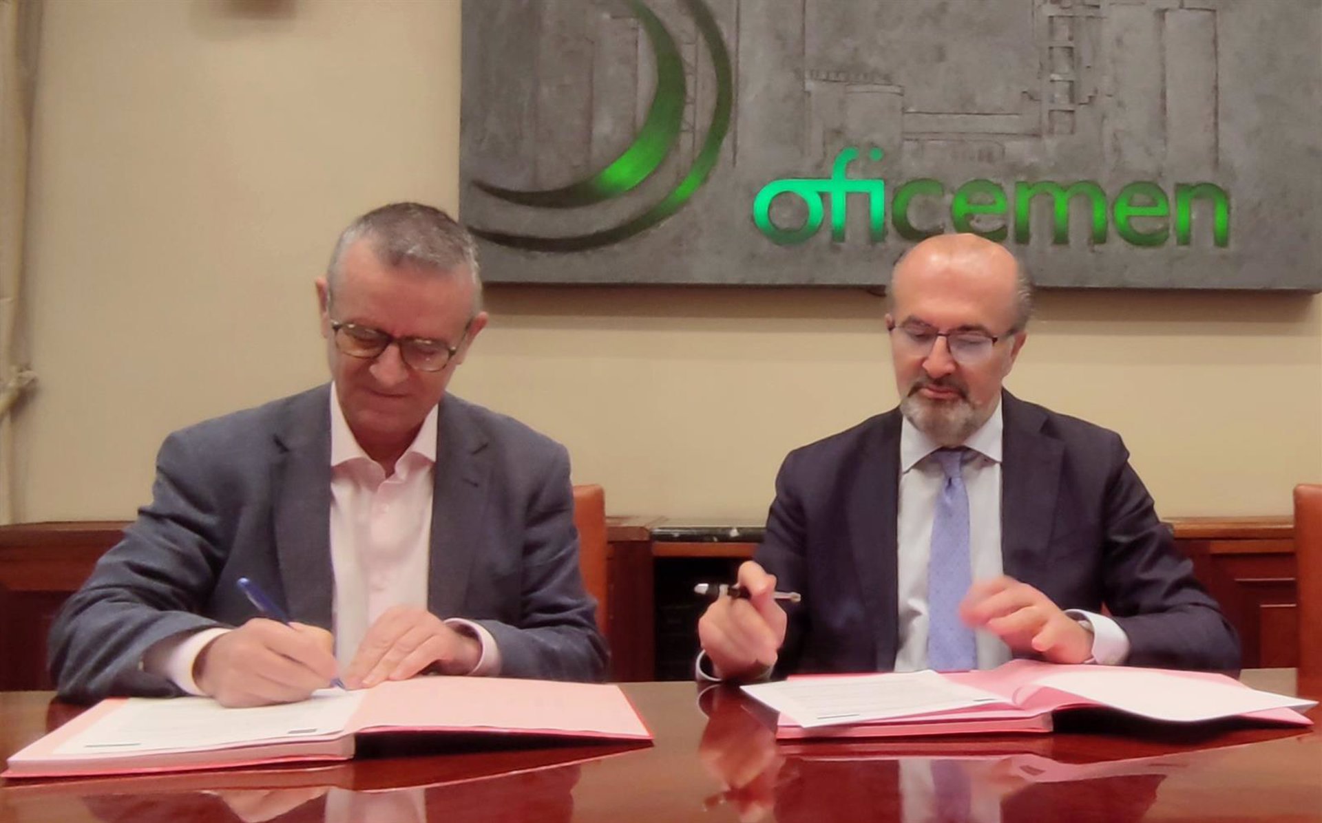 Siemens Energy y Oficemen se alían para descarbonizar la industria cementera española