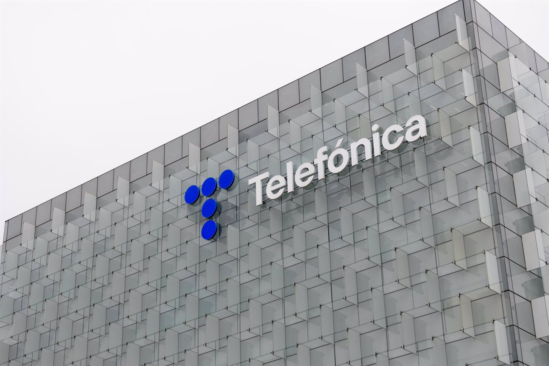 Telefónica dispara su beneficio neto casi un 79% y gana 532 millones en el primer trimestre