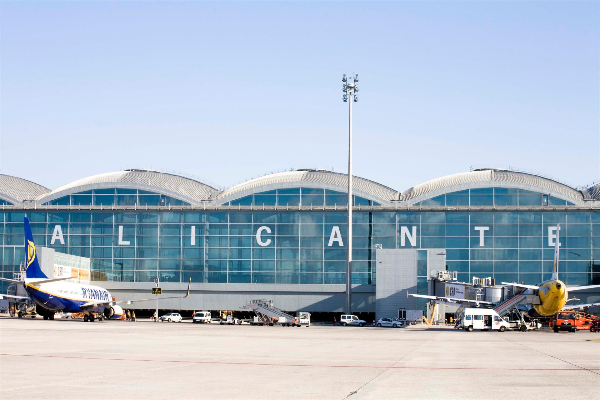 Los aeropuertos de Alicante y Valencia registran el mejor mes de abril de su historia