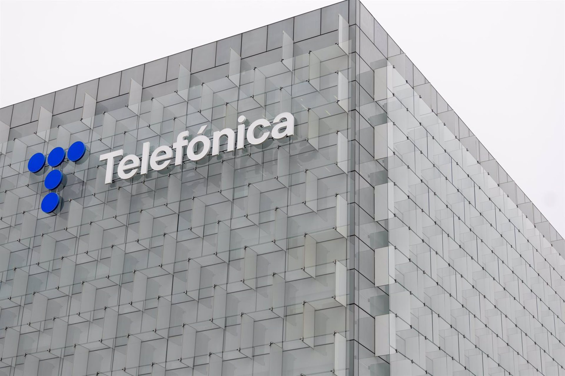 La SEPI supera el umbral del 8% en el capital de Telefónica
