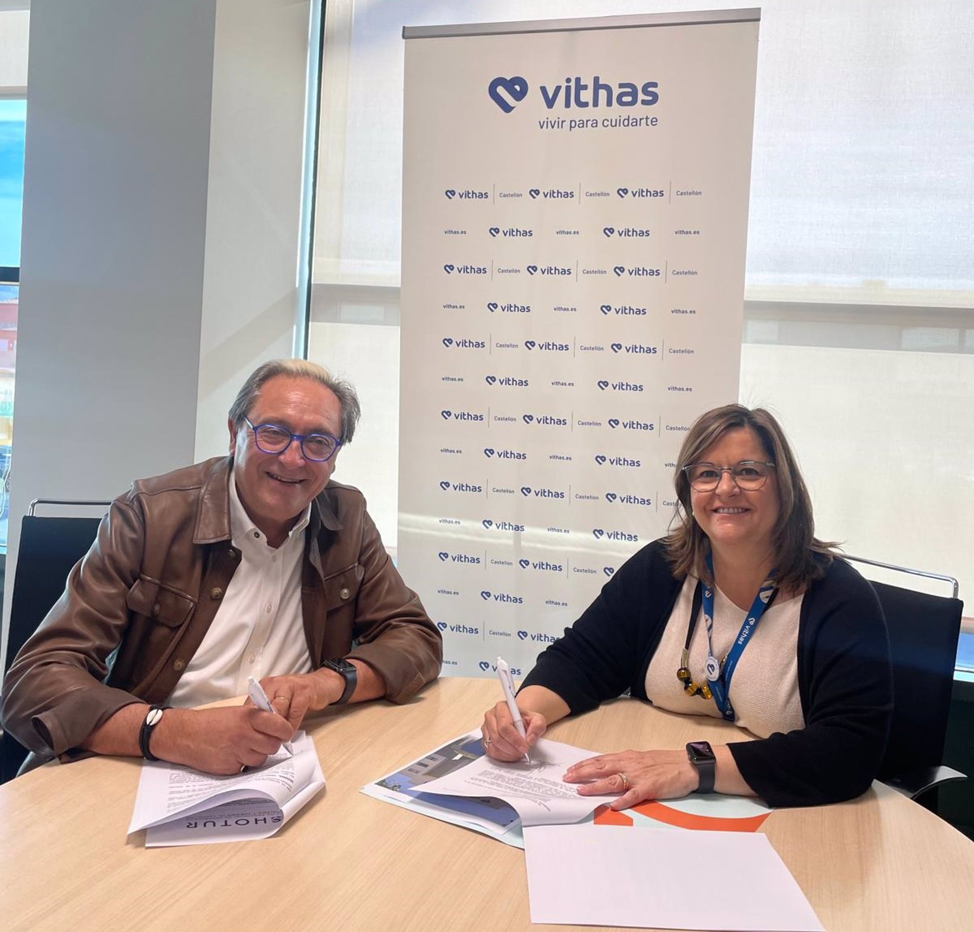 Vithas Castellón y Ashotur firman un acuerdo para dar asistencia sanitaria al turista internacional