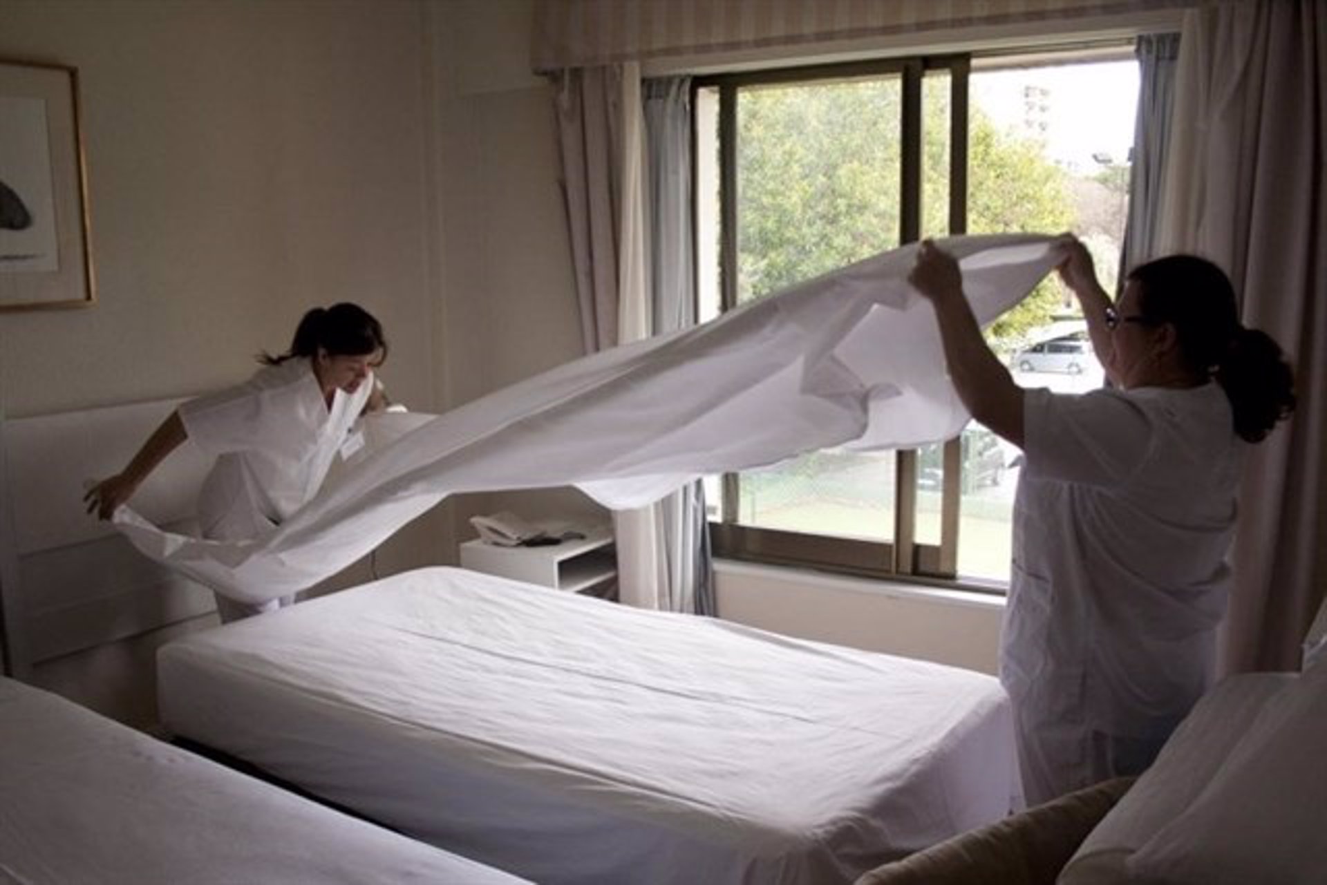 El Congreso examina el martes la propuesta del PSOE para poner camas elevables en establecimientos turísticos