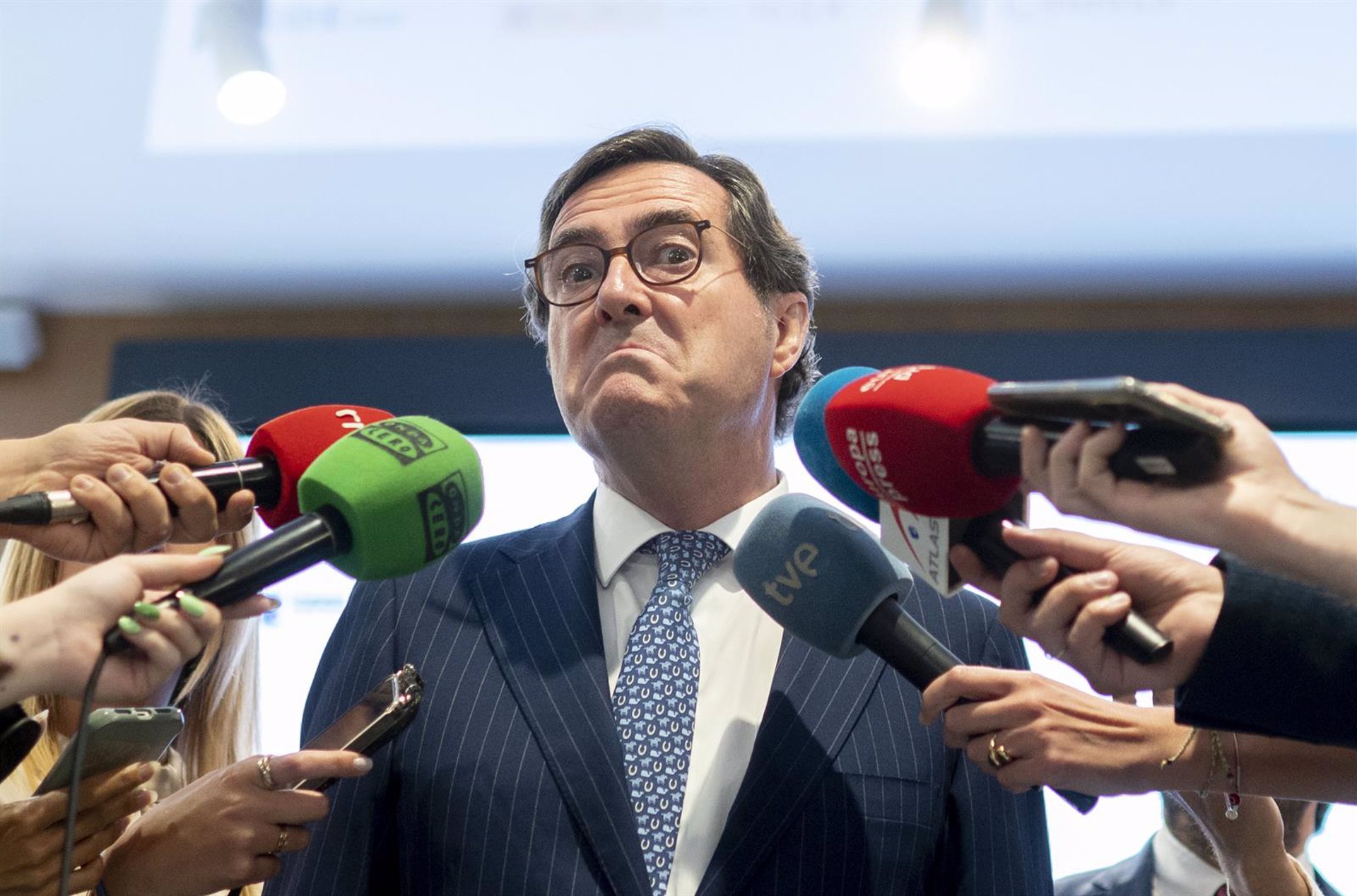 El Gobierno da tres meses al CES para que su reglamento dé cabida a organizaciones empresariales autonómicas