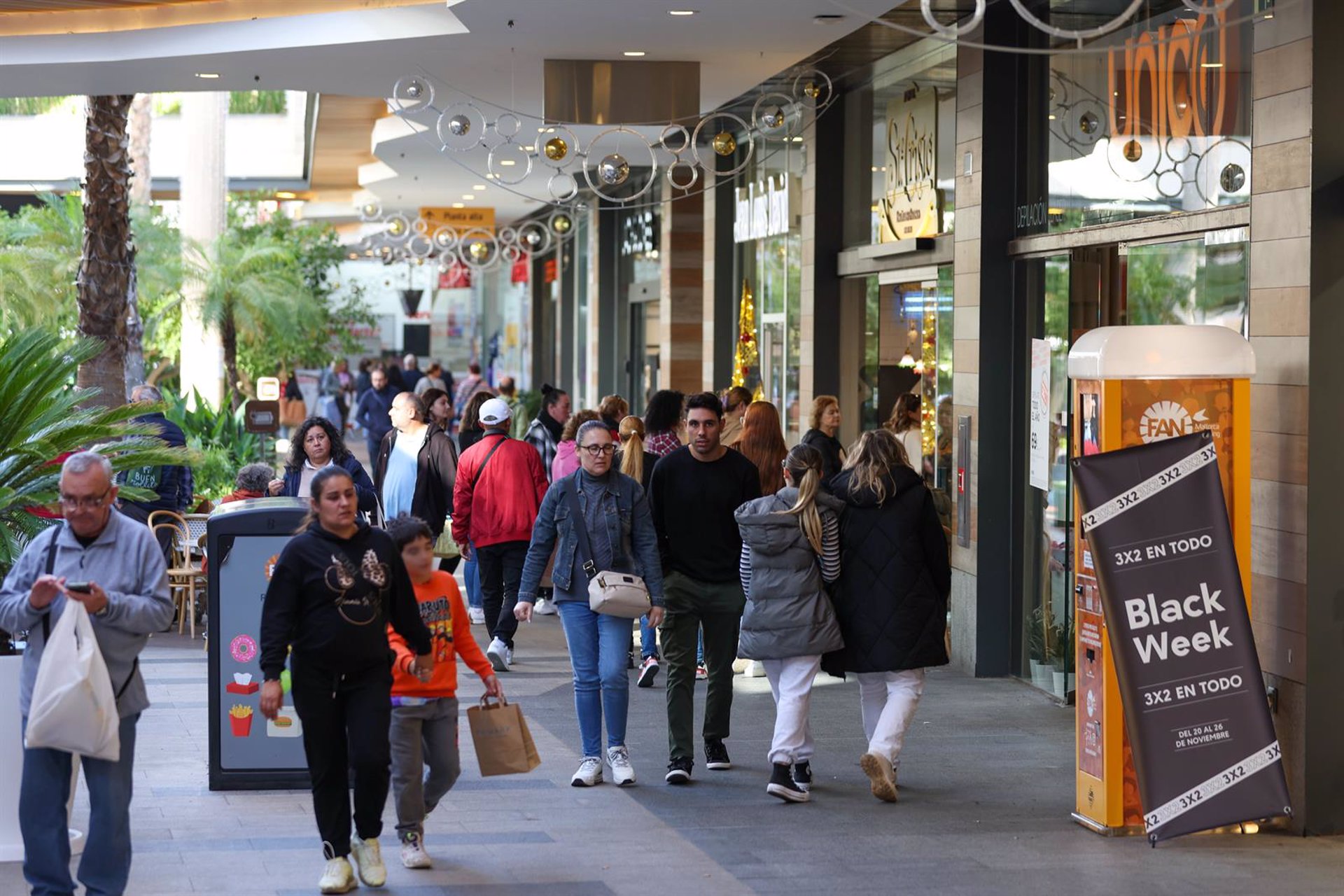 Los hogares españoles elevaron un 4,6% su gasto en bienes de consumo en el primer trimestre