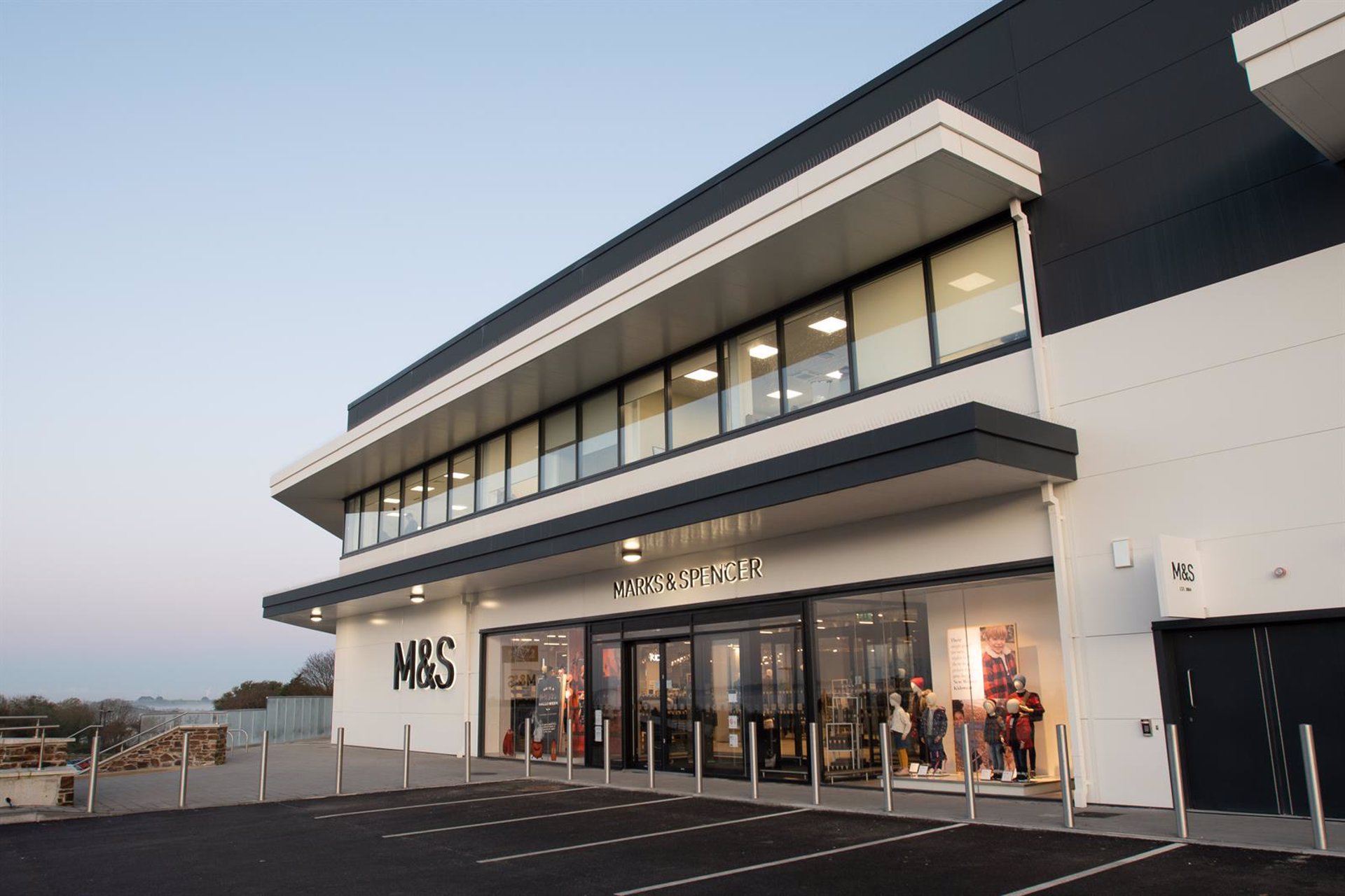 M&S gana un 18,6% más al cierre de su año fiscal, con 505 millones