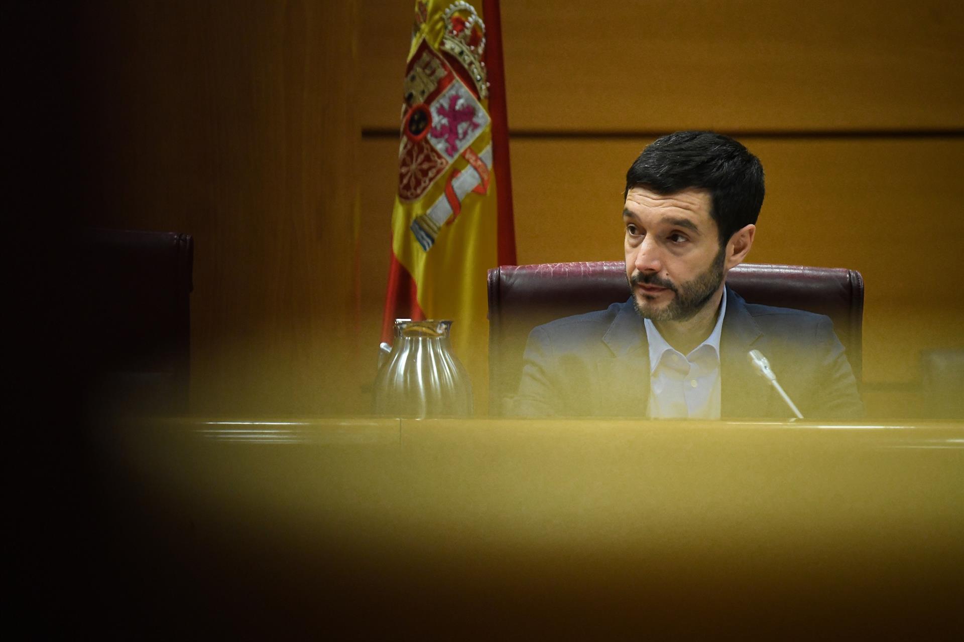 Bustinduy afirma que el Gobierno va a «perseguir» la publicidad en línea de los pisos turísticos