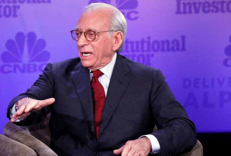 El multimillonario inversor activista Nelson Peltz vende toda su participación en Disney