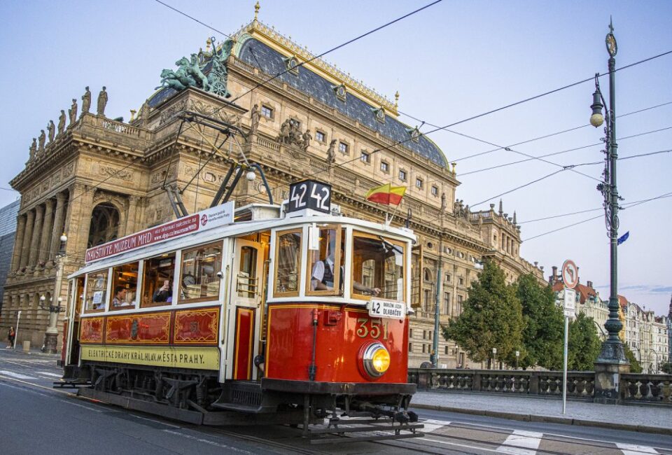 Buenas razones para volver a Praga (o ir por primera vez) en 2024, más allá del centenario de Franz Kafka