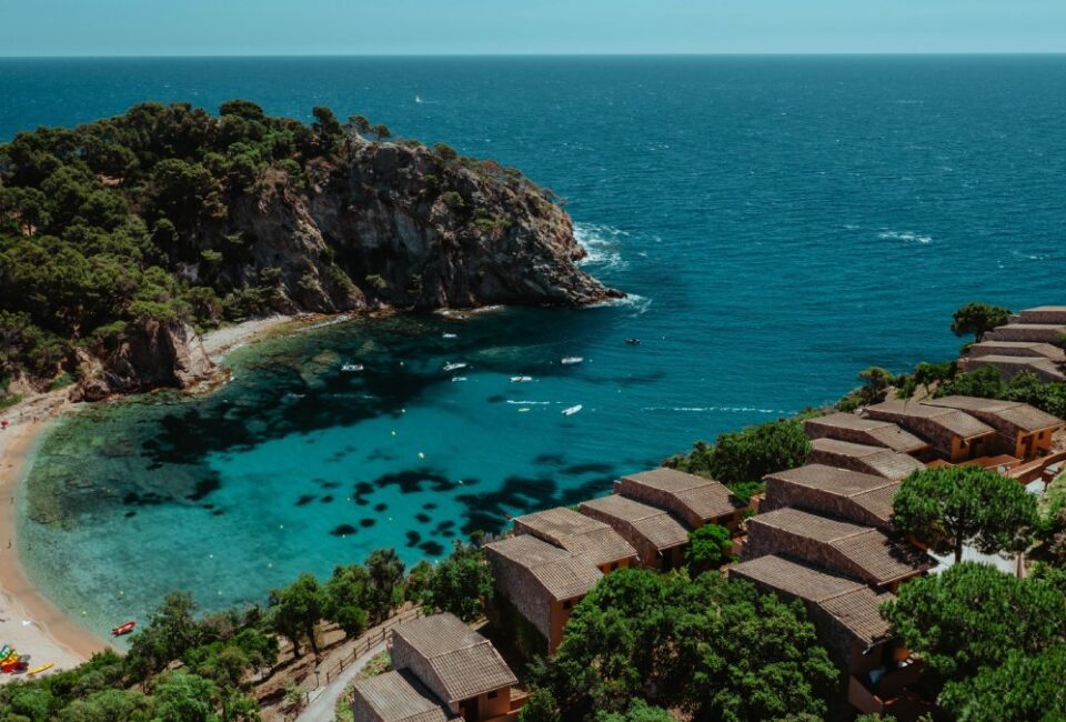 El hotel Zel que Rafa Nadal y Meliá Hotels International han abierto en uno de los lugares más espectaculares de la Costa Brava