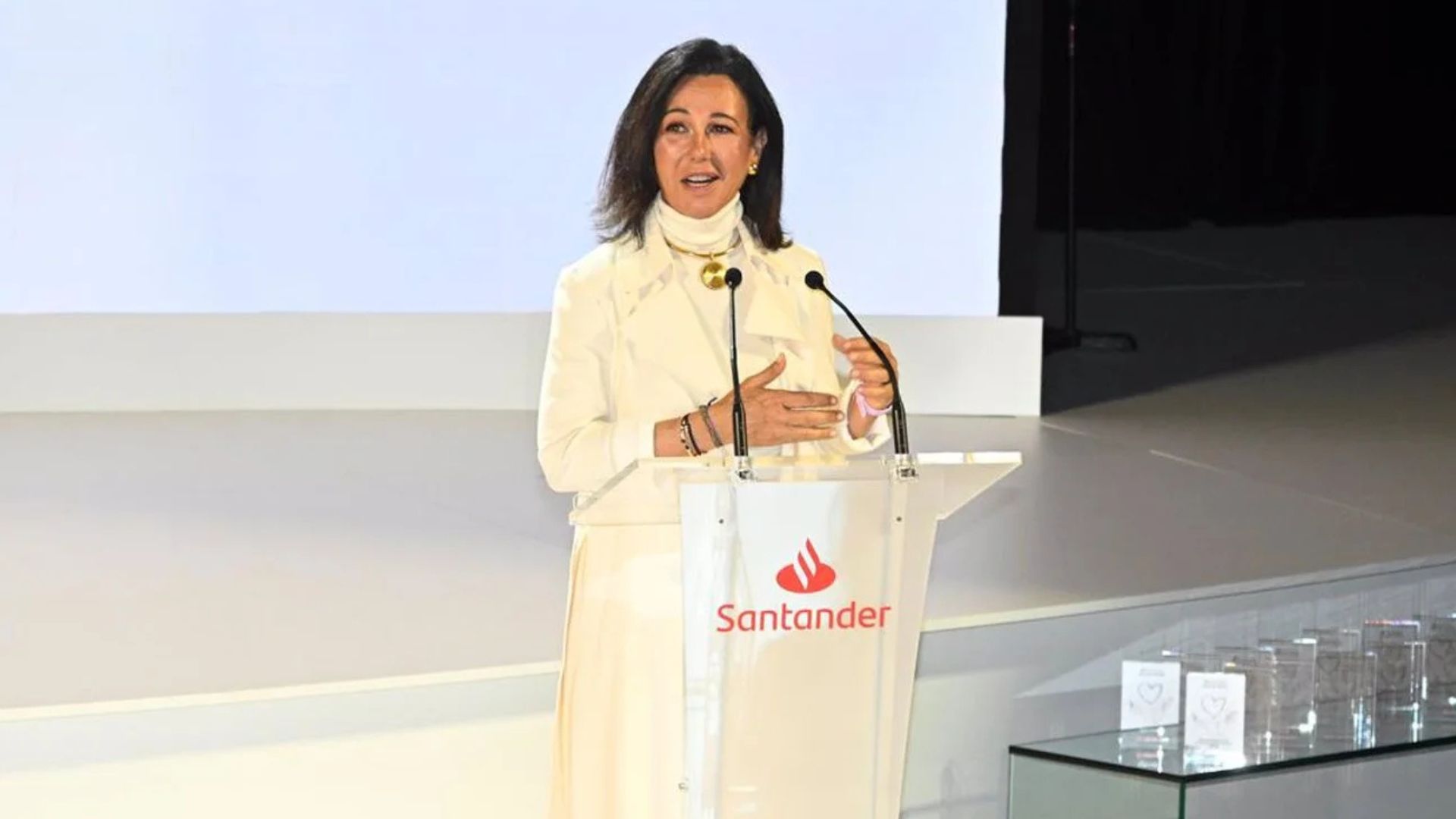 El "mejor primer semestre" del Santander: las claves del beneficio récord del banco, entre las que está la IA