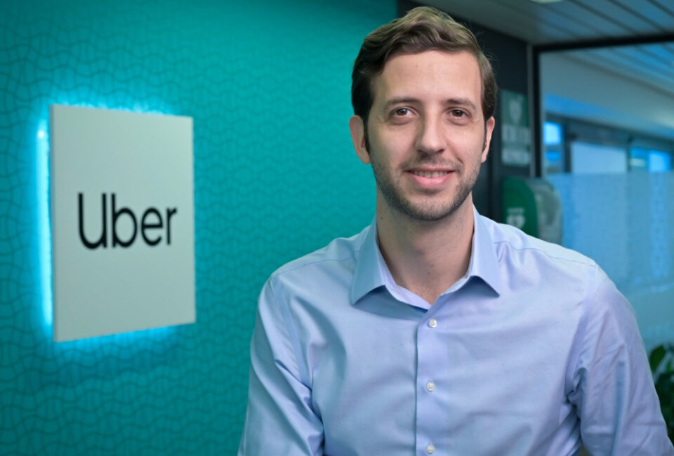 Uber pone en marcha en Madrid su servicio de coche compartido
