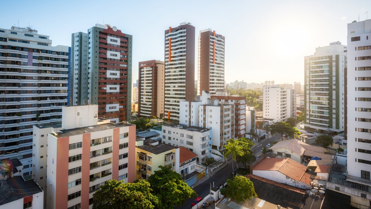 Cuánto van a crecer este verano las reservas en alojamientos turísticos, dónde van a hacerlo más y cuáles son los precios promedio