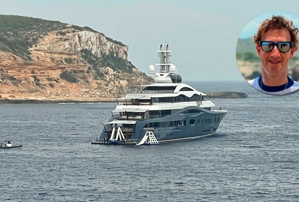 Tras la búsqueda del barco de Zuck: Ibiza amanece con el superyate del dueño de Facebook frente a sus costas
