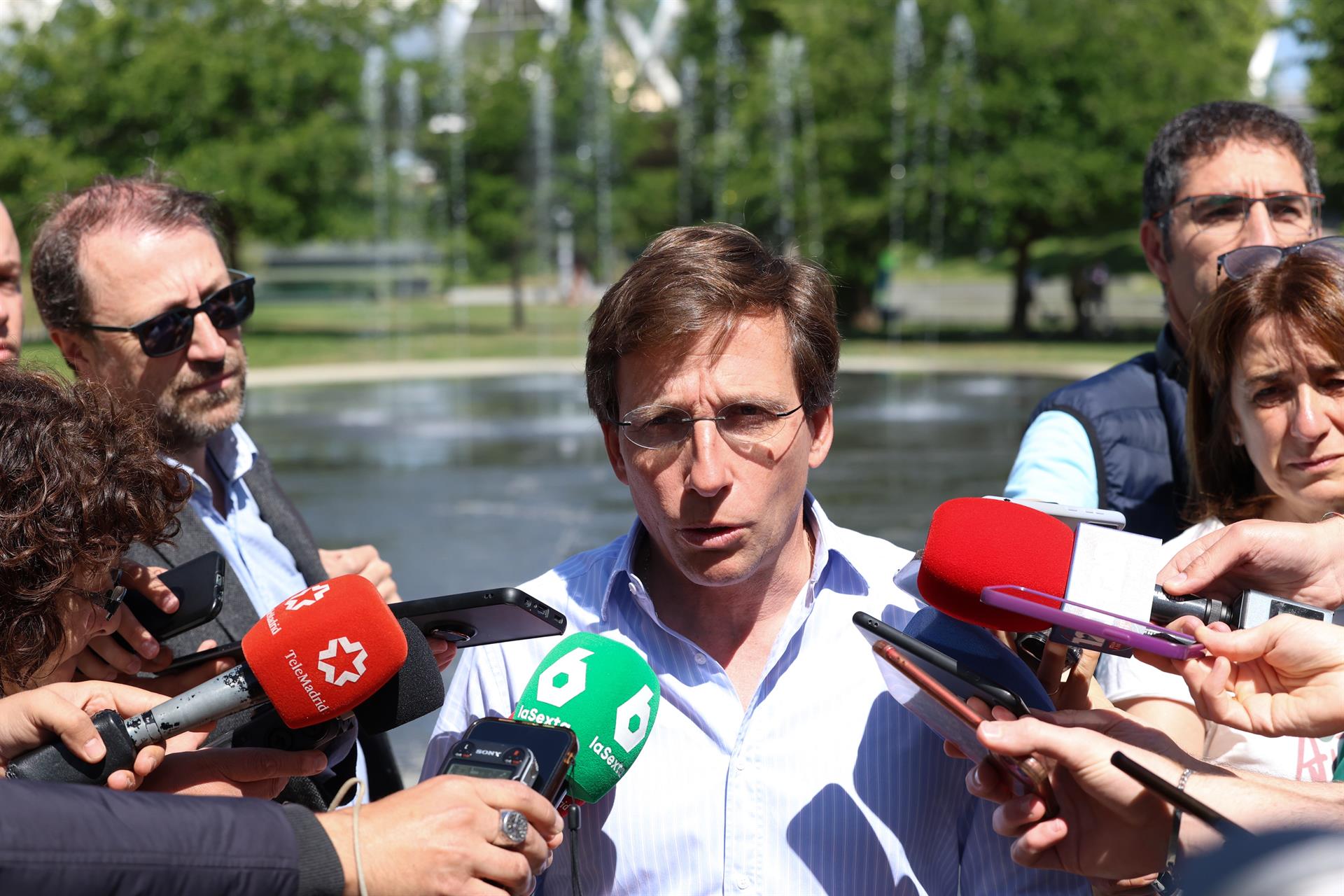 Almeida espera tener en un año la nueva regulación de pisos turísticos y que Madrid sea «la mejor ciudad para vivir»