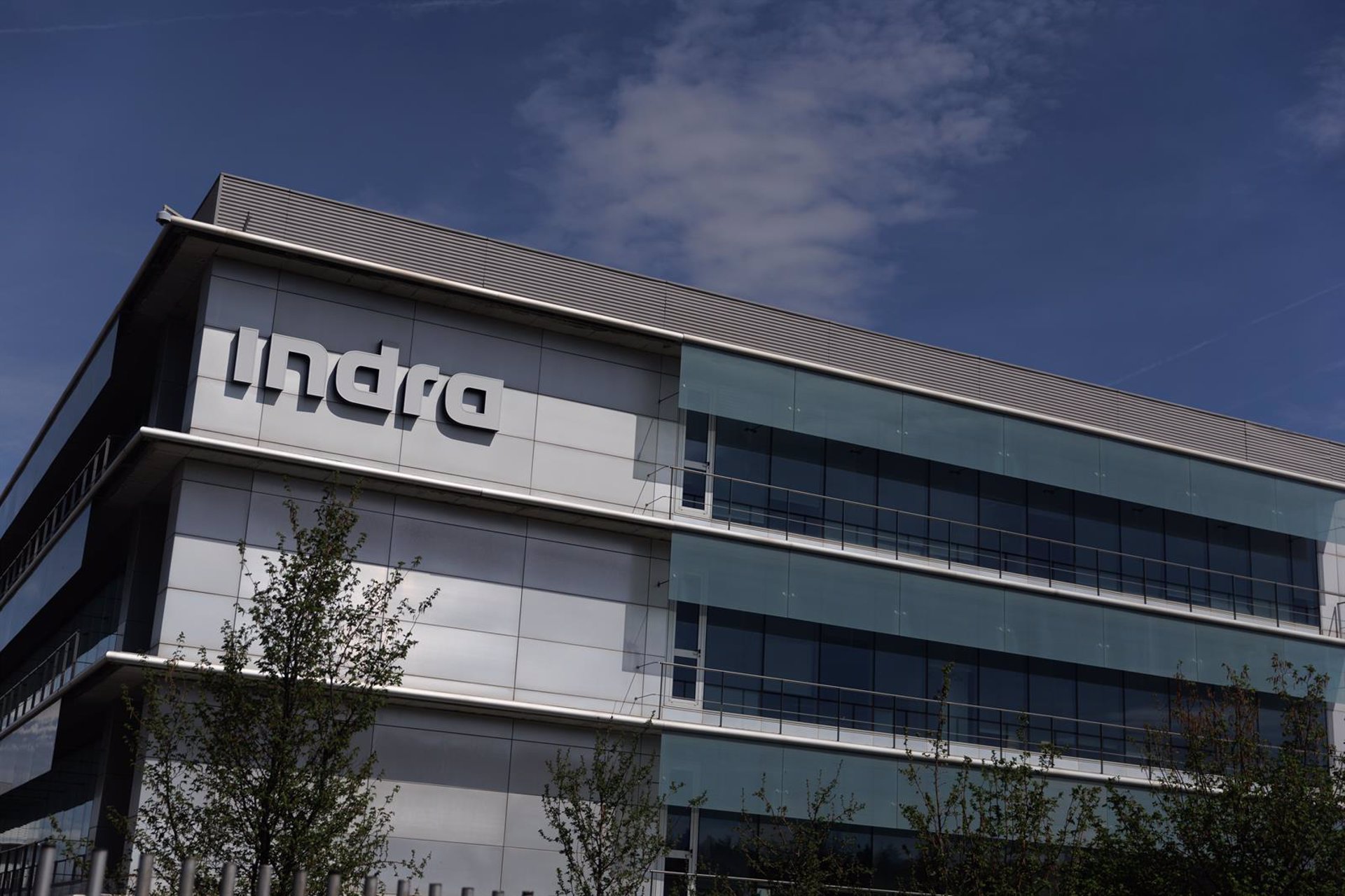 Indra adelanta 10 años sus objetivos medioambientales y prevé alcanzar las cero emisiones netas en 2040