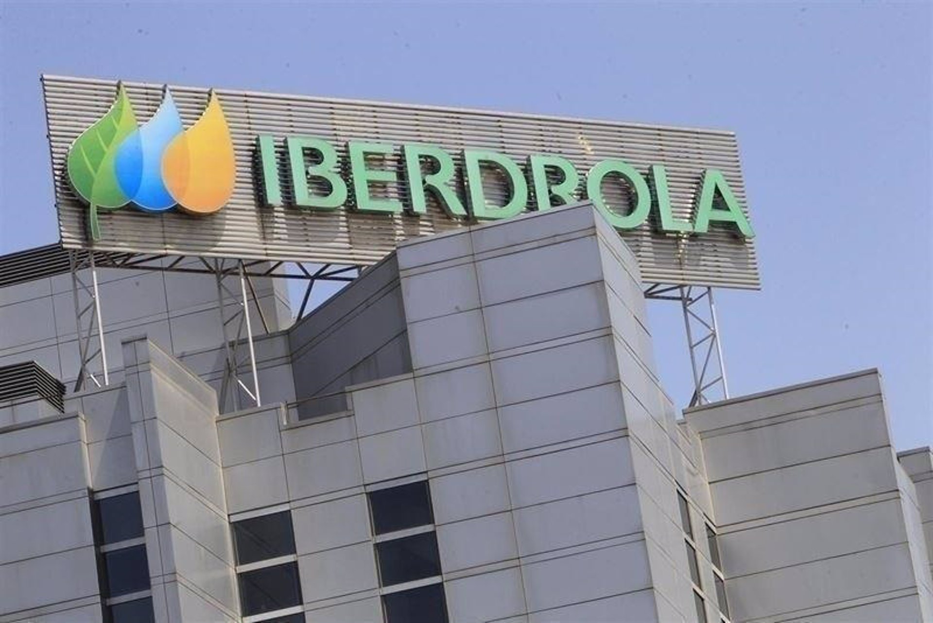 Iberdrola se adjudica el suministro eléctrico de la Red de Carreteras del Estado por 29 millones