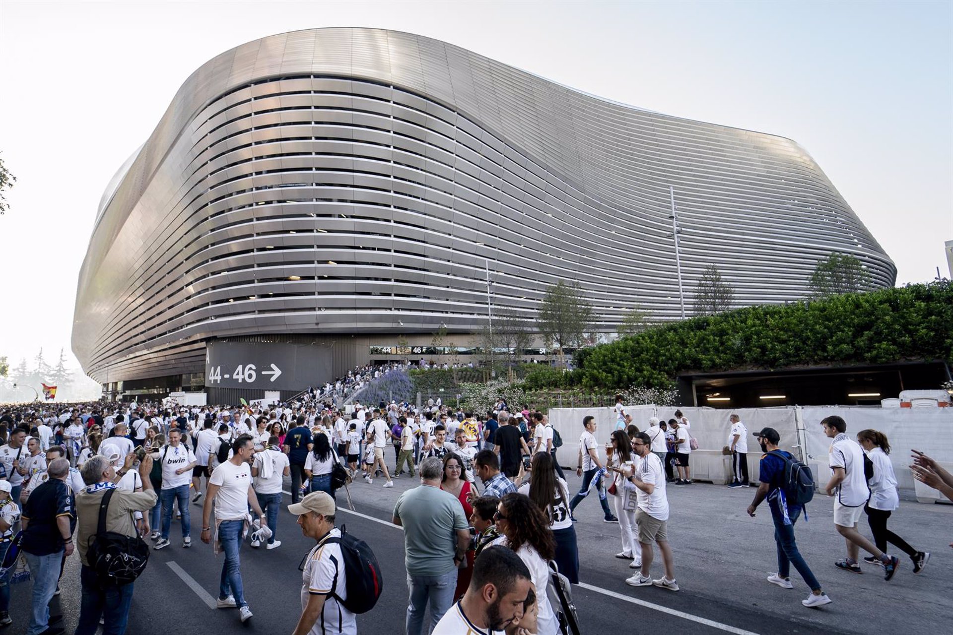 El Santiago Bernabéu contará con mercado gastronómico, una microcervecería de Mahou y un ‘skybar’ con vistas