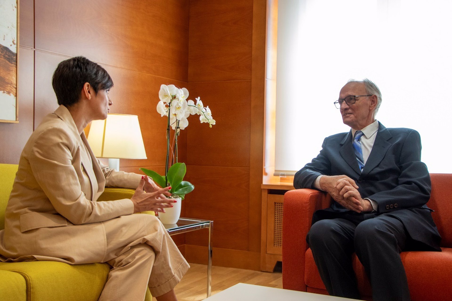 Rodríguez traslada al presidente del CES su compromiso de mantener una colaboración «estrecha» con el Consejo