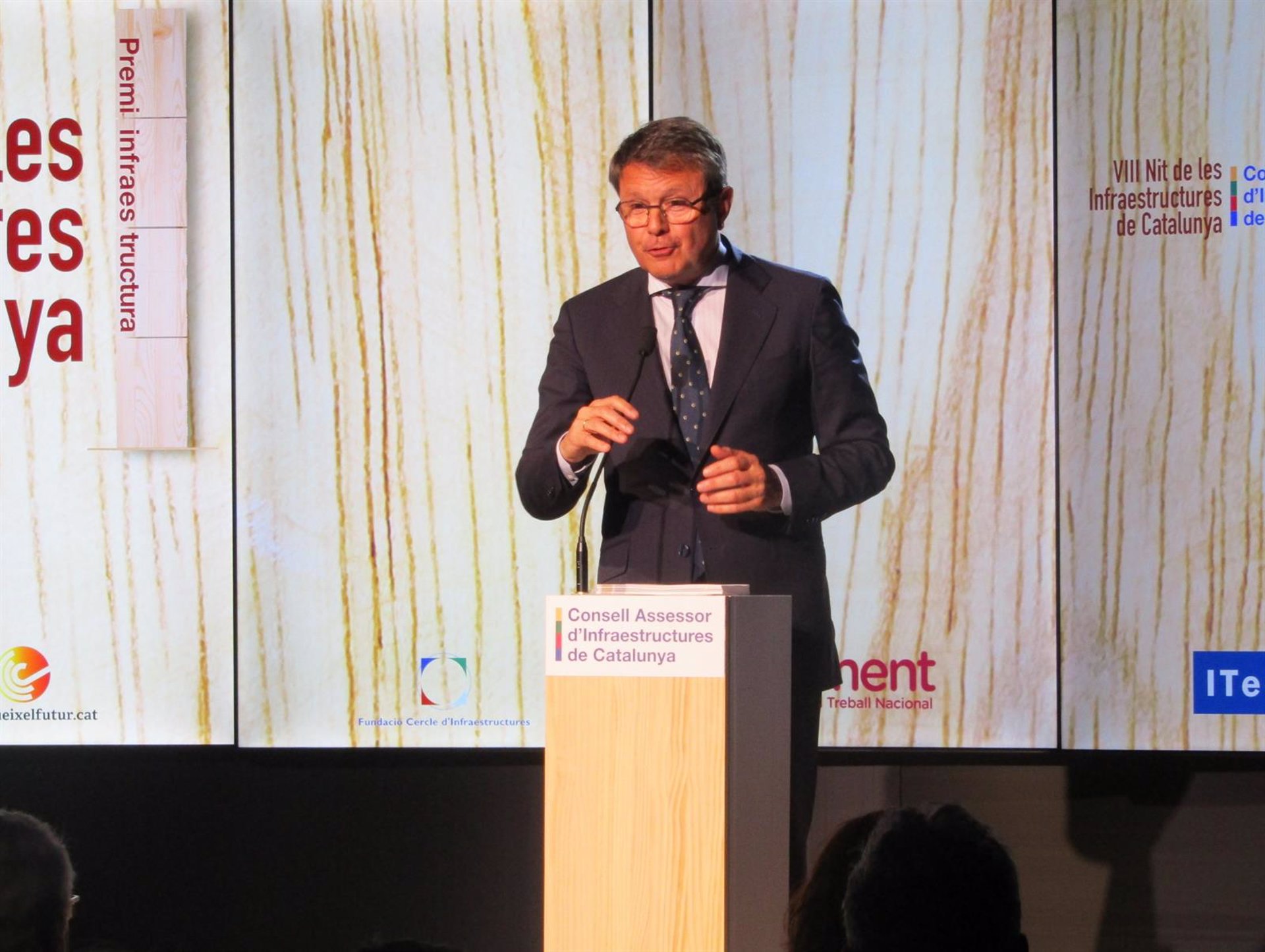 Santano (Transportes) pide «bajar la conflictividad» ante la ampliación del Aeropuerto de Barcelona