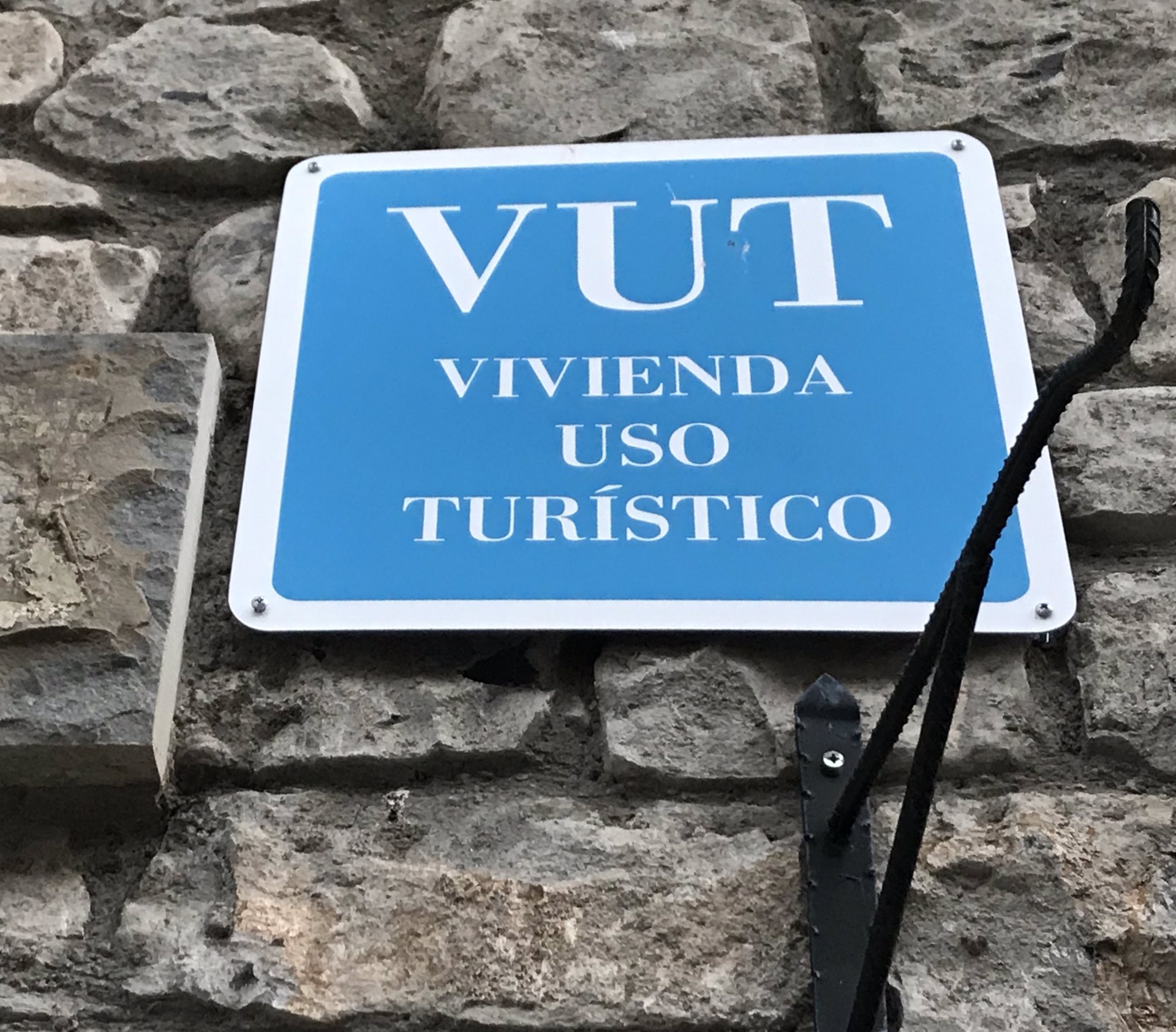 Fevitur insta al Gobierno a continuar legislando las VUT y propone más medidas fiscales y laborales