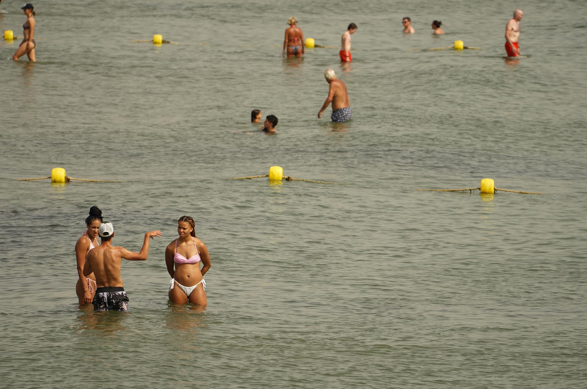 Zonas de Asturias, Galicia, Extremadura y CyL en aviso por tormenta en un día con Lleida y Zaragoza a 35ºC