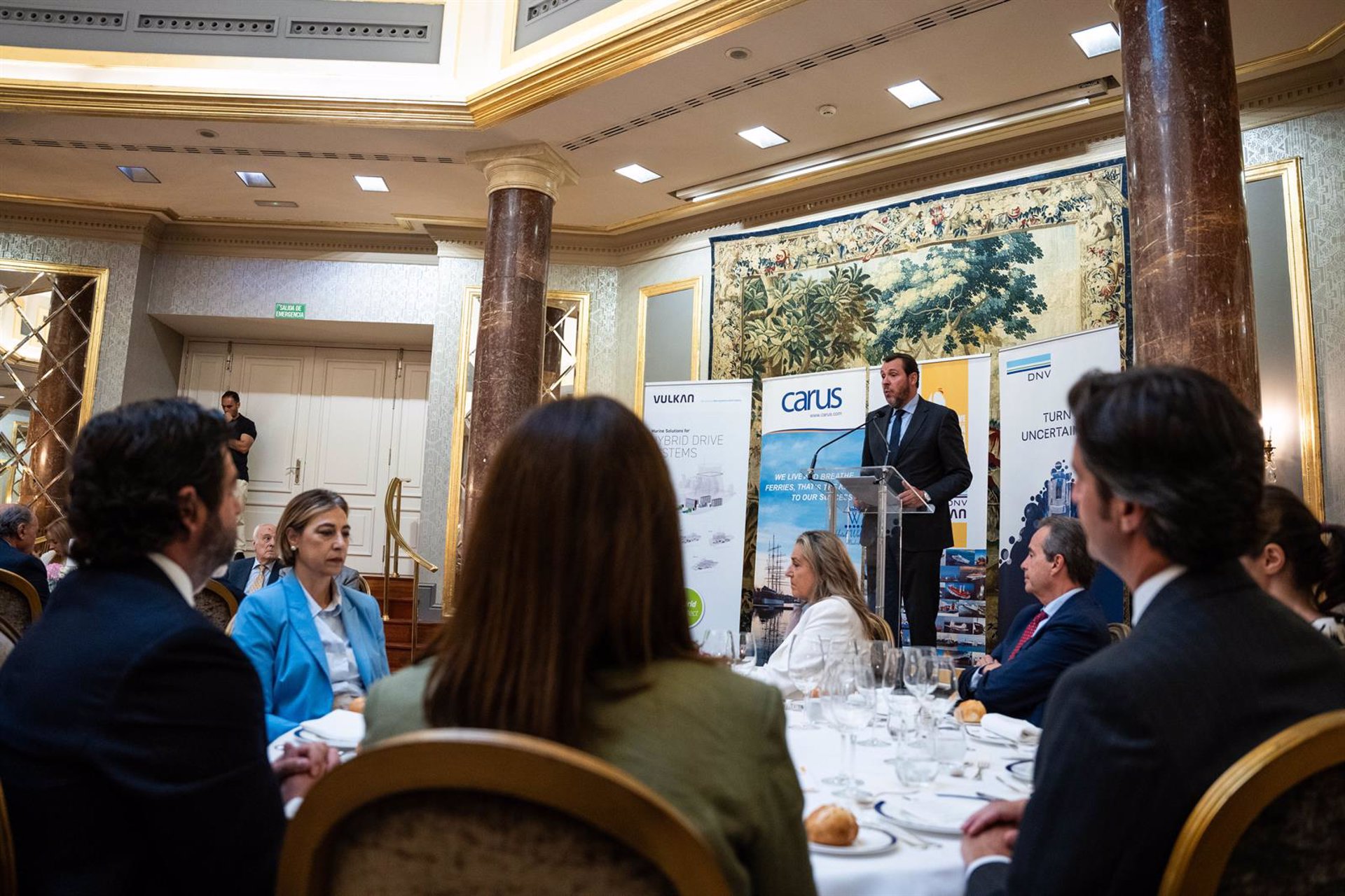 Óscar Puente anuncia que llevará al Consejo de Ministros una reforma del sector marítimo